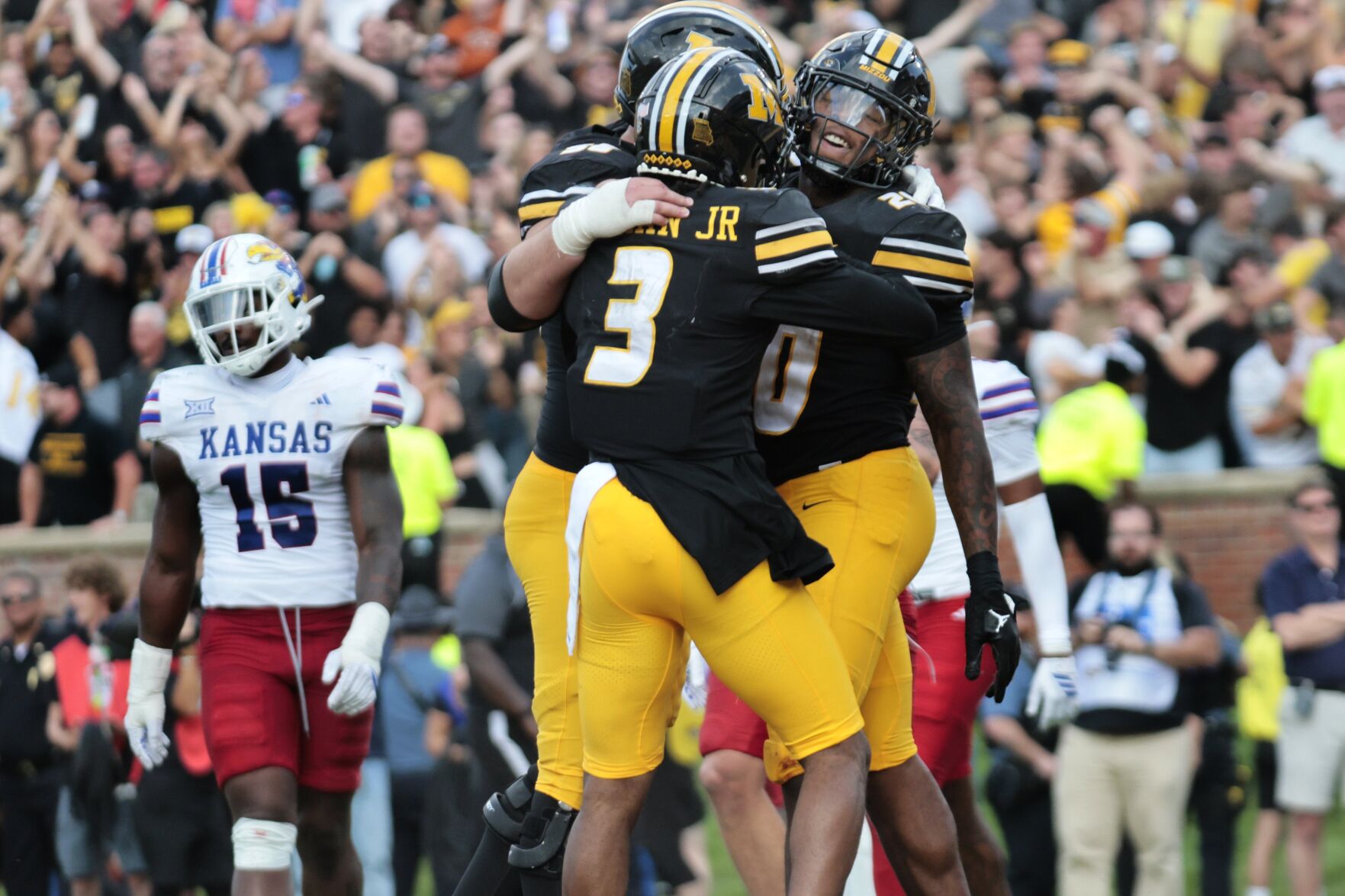 Border War returns as Mzzou host Kansas